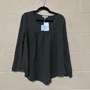 Hayden‎ women’s tunic top shirt with buttons NWT olive green size medium